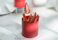 Bánh sinh nhật mini - Mousse dâu tây